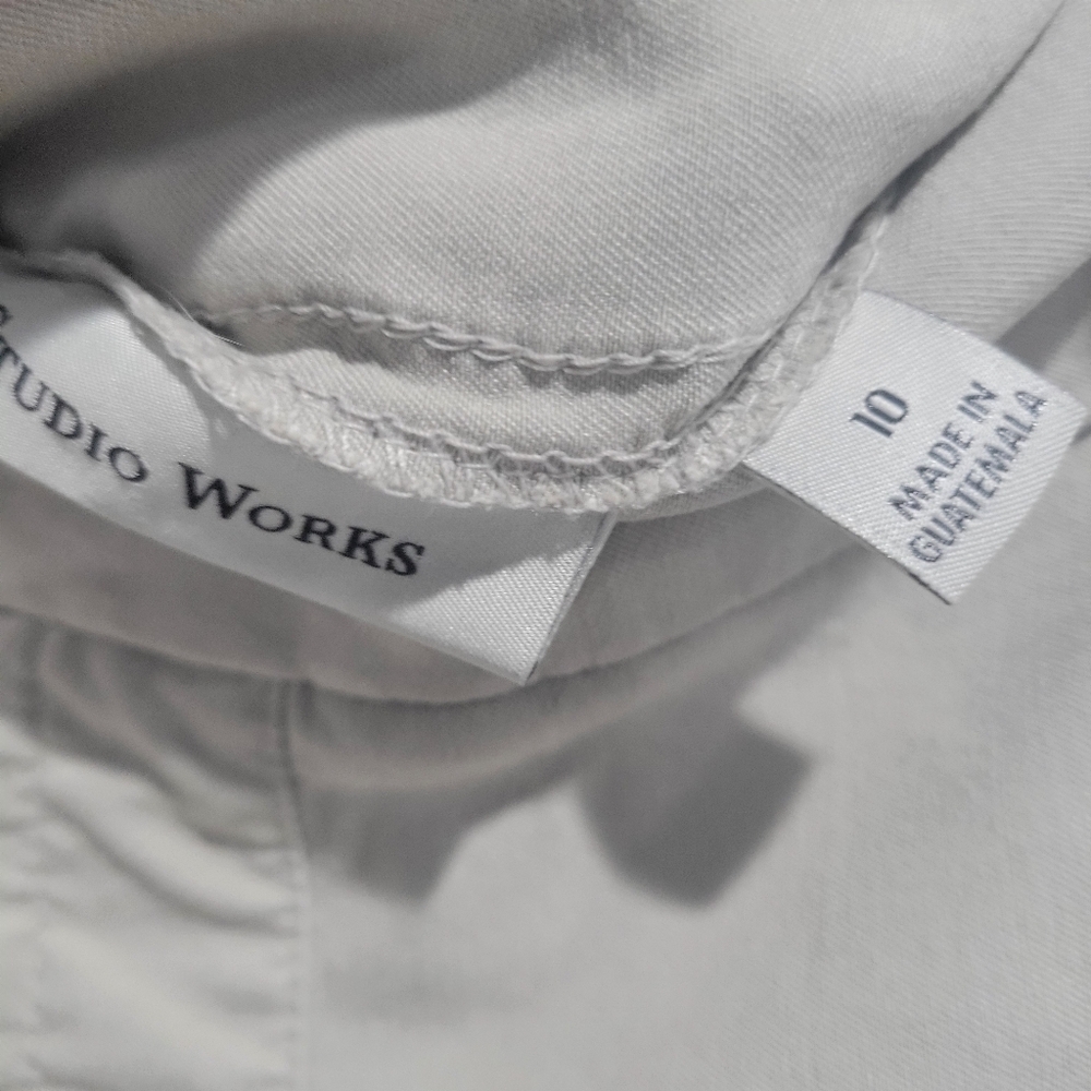 Studio Works Tan Bermuda Shorts / Size 10 / Elastic Waist - Picture 2 of 5